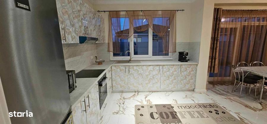 Casă cu 4 camere cu Teren 416 Mp în Central