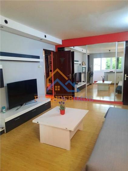 Apartament cu 2 camere semidecomandat, mobilat în Berceni