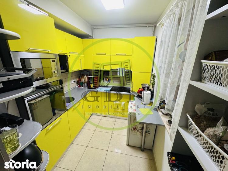 Apartament cu 3 camere semidecomandat în Bucureștii Noi