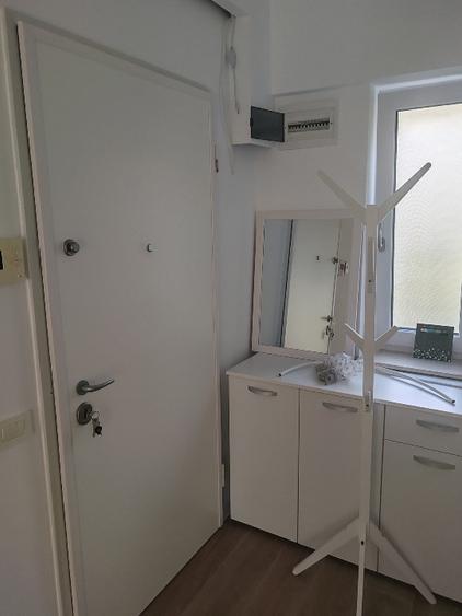 Apartament cu 3 camere decomandat, mobilat în Gruia