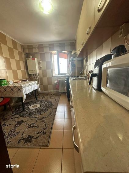 Apartament cu 3 camere decomandat, mobilat în Central