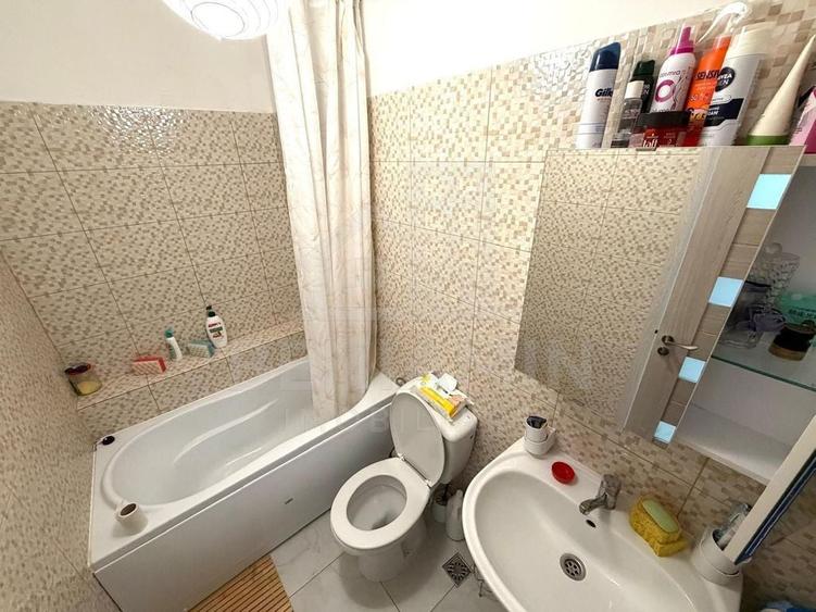 Apartament cu 2 camere semidecomandat în Calea Severinului