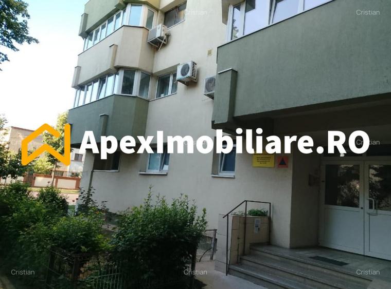 Apartament cu 3 camere decomandat în Iancului
