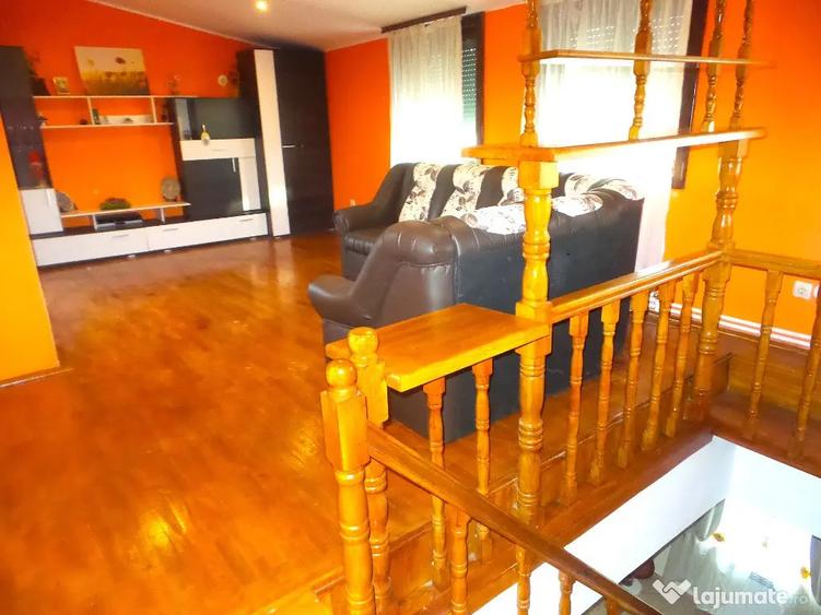Apartament cu 6 camere decomandat în Central