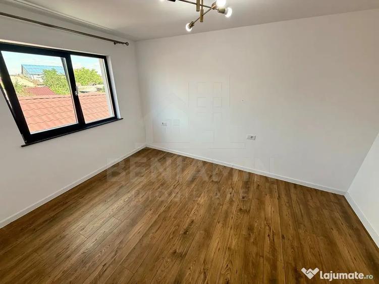 Casă cu 4 camere cu Teren 250 Mp în Brestei