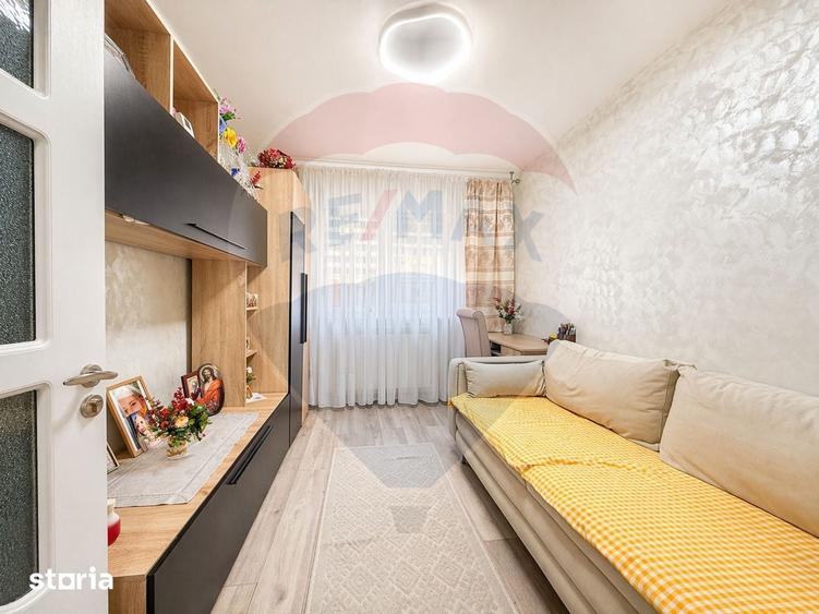Apartament cu 3 camere decomandat în Republicii