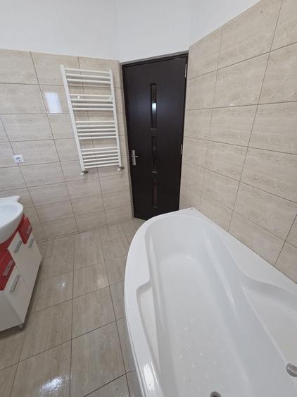 Casă cu 3 camere cu Teren 101 Mp în Central