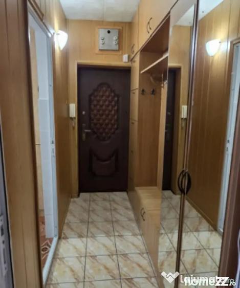 Apartament cu 2 camere semidecomandat în Păcii