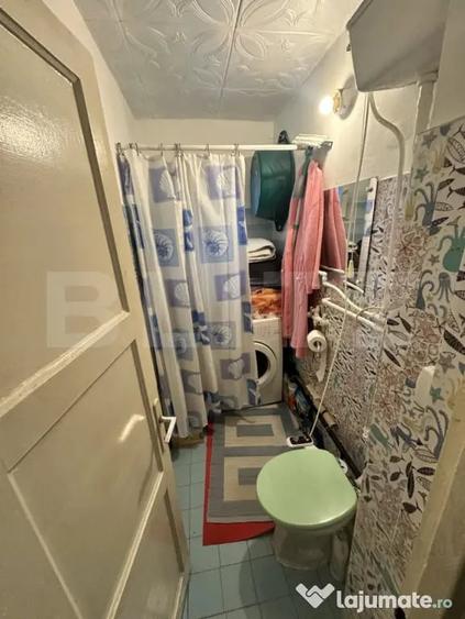 Apartament cu 3 camere semidecomandat în Gojdu
