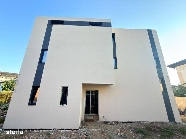 Casă cu 4 camere în Lujerului