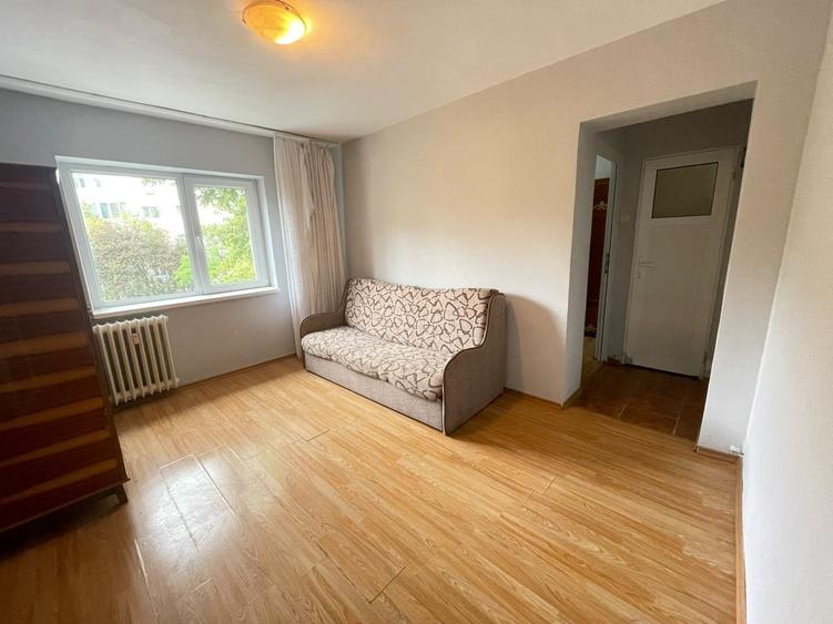 Apartament cu 2 camere nedecomandat în Podu Roș