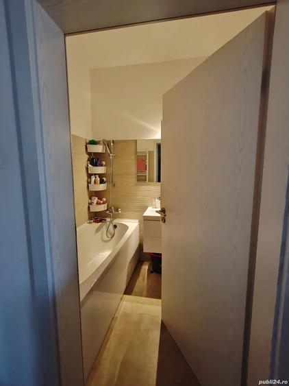 Apartament cu 3 camere nedecomandat în Ghiroda