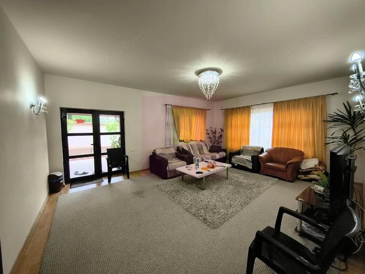 Casă cu 5 camere cu Teren 373 Mp în Afumați