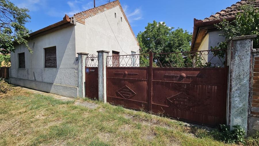 Casă cu 4 camere în Galșa