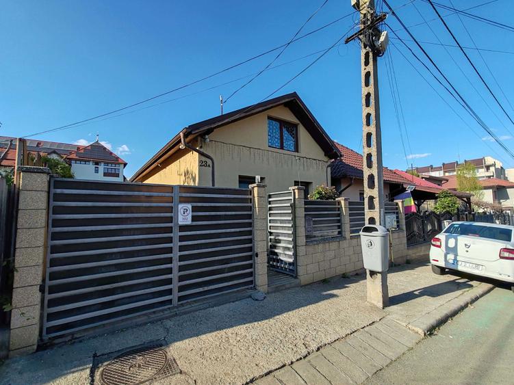 Casă cu 4 camere în Între Lacuri