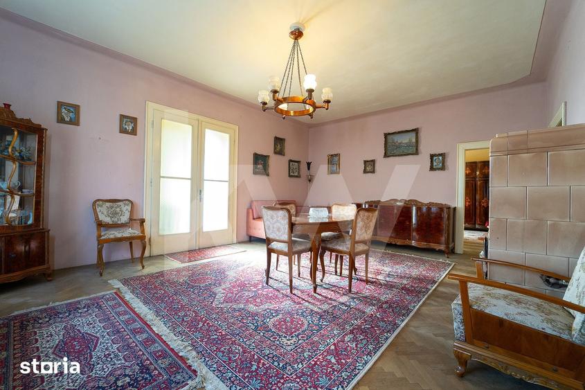 Apartament cu 4 camere decomandat în Central