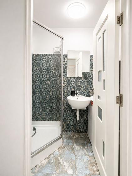 Apartament cu 2 camere semidecomandat în Victoriei