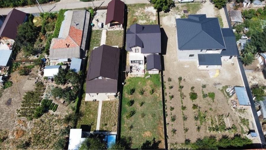 Casă cu 4 camere în Căpățânești