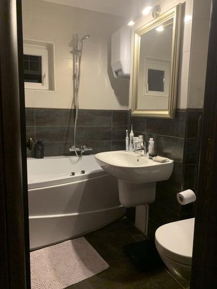 Apartament cu 2 camere decomandat, mobilat în Calea Călărașilor