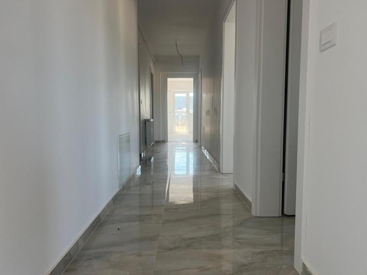 Apartament cu 3 camere decomandat în Galata
