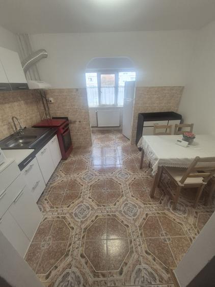 Apartament cu 2 camere decomandat în Soarelui