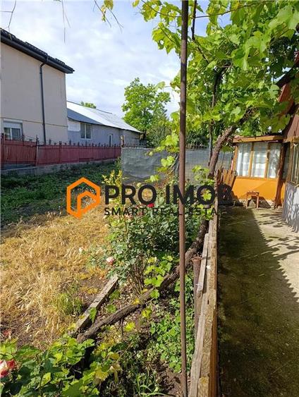 Casă individuală cu 5 camere cu Teren 976 Mp în Vadu Pașii