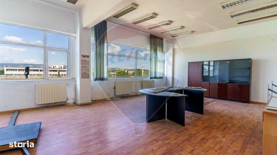 Spațiu comercial, de 9,347 mp, în Central