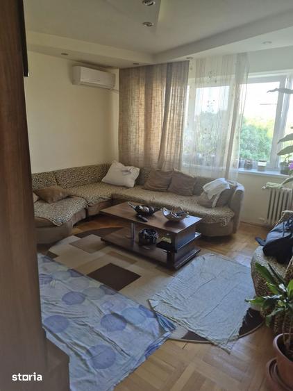 Apartament cu 3 camere semidecomandat în Grivița