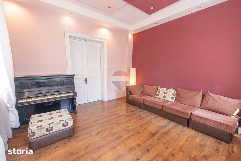 Apartament cu 3 camere semidecomandat în Parcul Carol