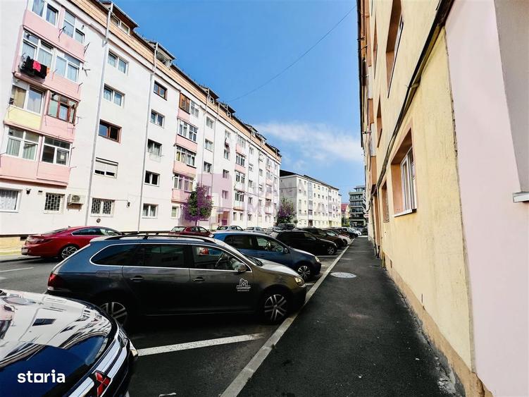 Apartament cu 3 camere decomandat, mobilat în Ștrand