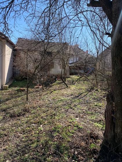 Casă cu 3 camere cu Teren 439 Mp în Central