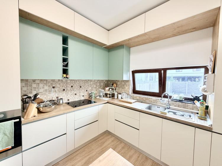 Duplex cu 5 camere cu Canalizare în Moșnița Nouă