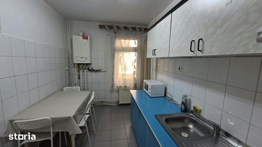Apartament cu 3 camere în 7 Noiembrie