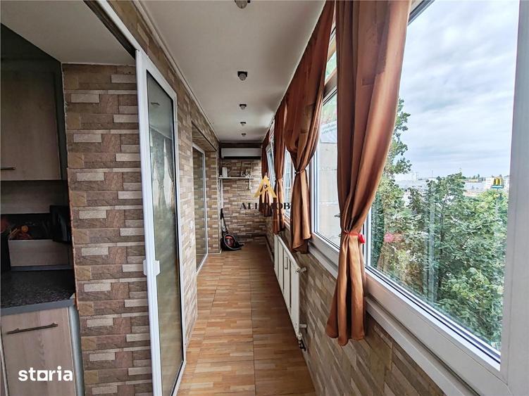 Apartament cu 2 camere decomandat în Republicii