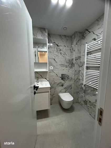 Apartament cu 3 camere decomandat în Energia