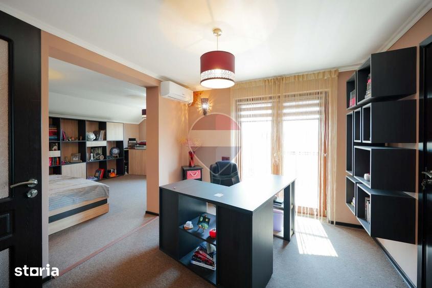 Casă cu 5 camere cu Teren 505 Mp în Central