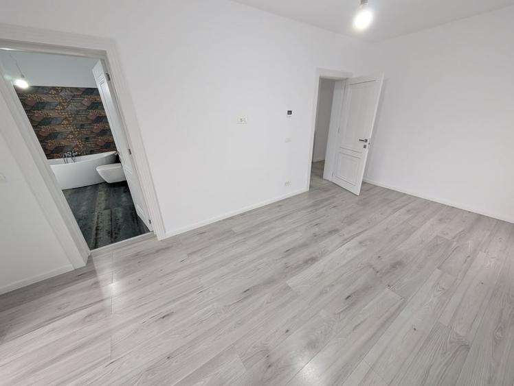 Casă individuală cu 4 camere cu Canalizare în Voluntari
