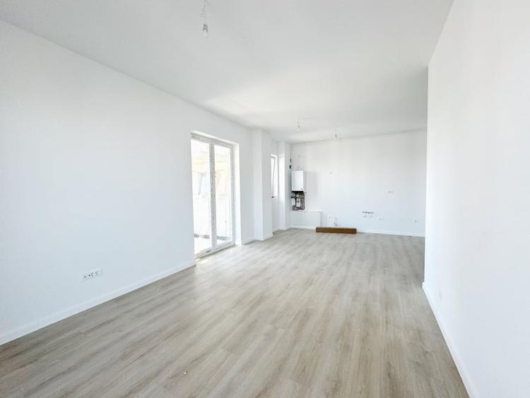 Apartament cu 3 camere decomandat în Aradului