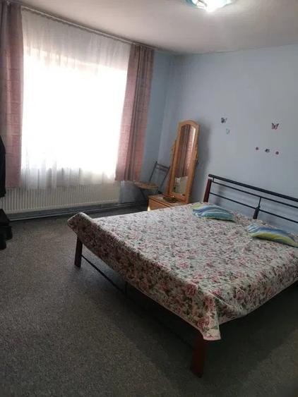 Casă individuală cu 5 camere cu Canalizare în Libertății