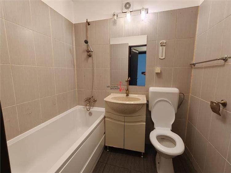 Apartament cu 3 camere decomandat în Ozana