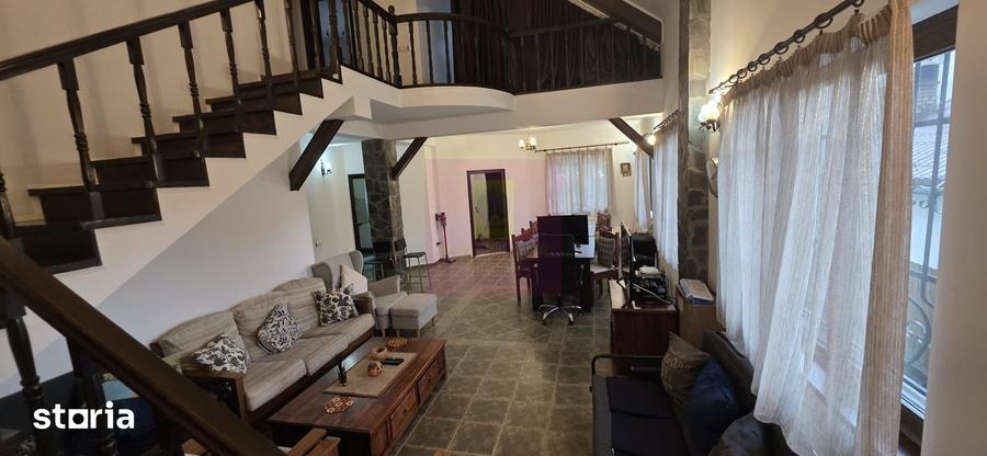 Casă cu 5 camere cu Teren 500 Mp în Central