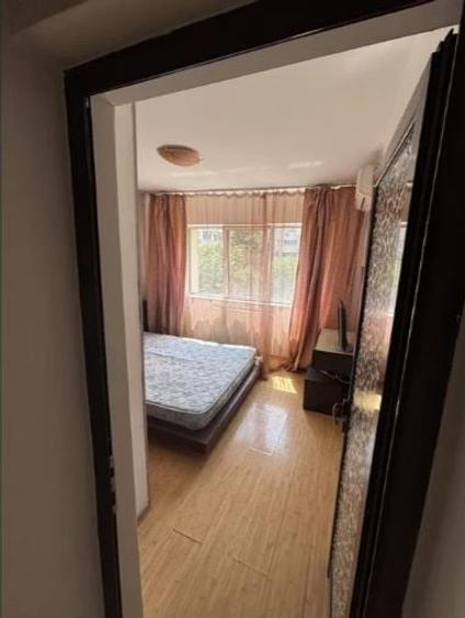 Apartament cu 3 camere decomandat, mobilat în Iancului