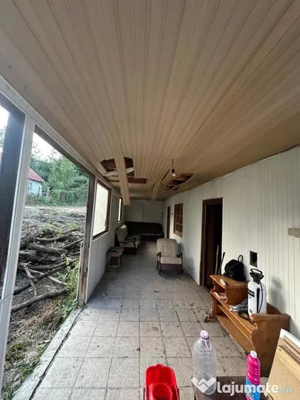 Casă cu 4 camere în Buștenari