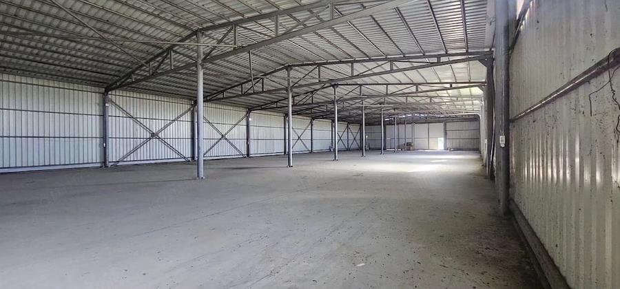 Spațiu comercial, de 1,553 mp, în Vânători