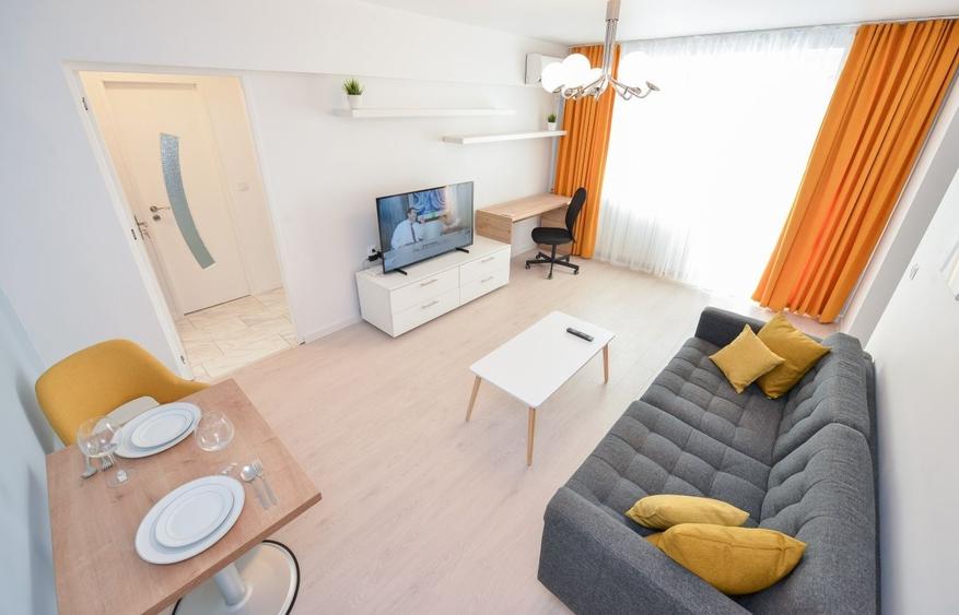 Apartament cu 2 camere semidecomandat în Tineretului