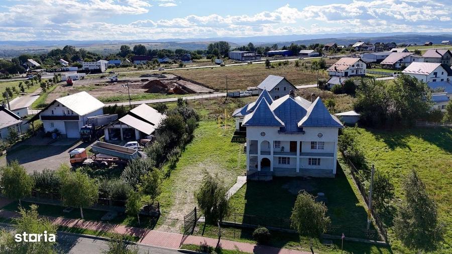 Casă cu 4 camere cu Teren 1700 Mp în Dărmănești