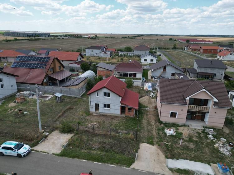 Casă individuală cu 3 camere cu Teren 500 Mp în Frumușeni