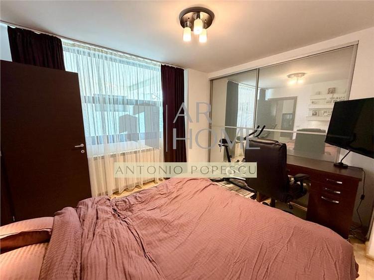 Apartament cu 3 camere decomandat, mobilat în Ultracentral