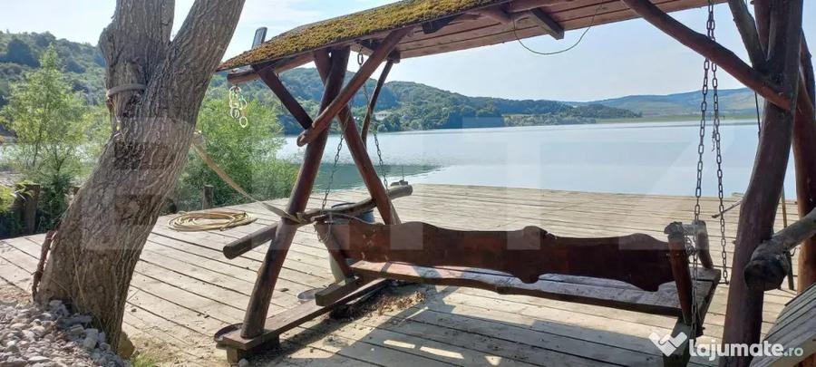 Casă cu 4 camere cu Teren 4500 Mp în Central