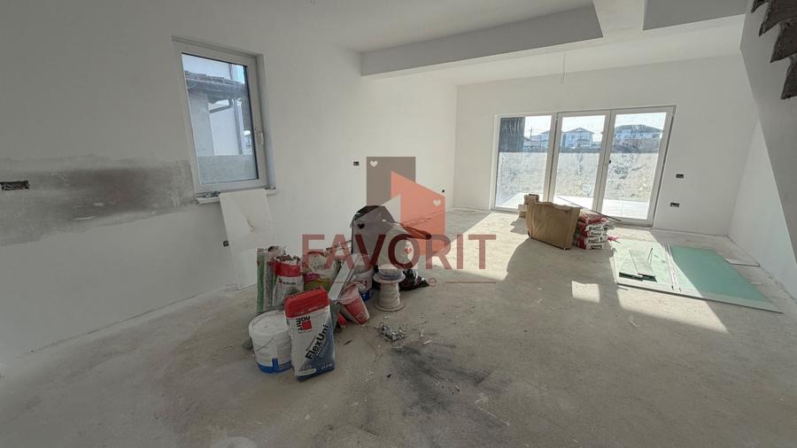 Duplex cu 3 camere cu Canalizare în Moșnița Nouă
